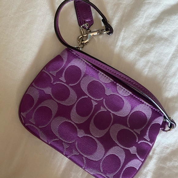 Coach wristlet - Picture 4 of 4